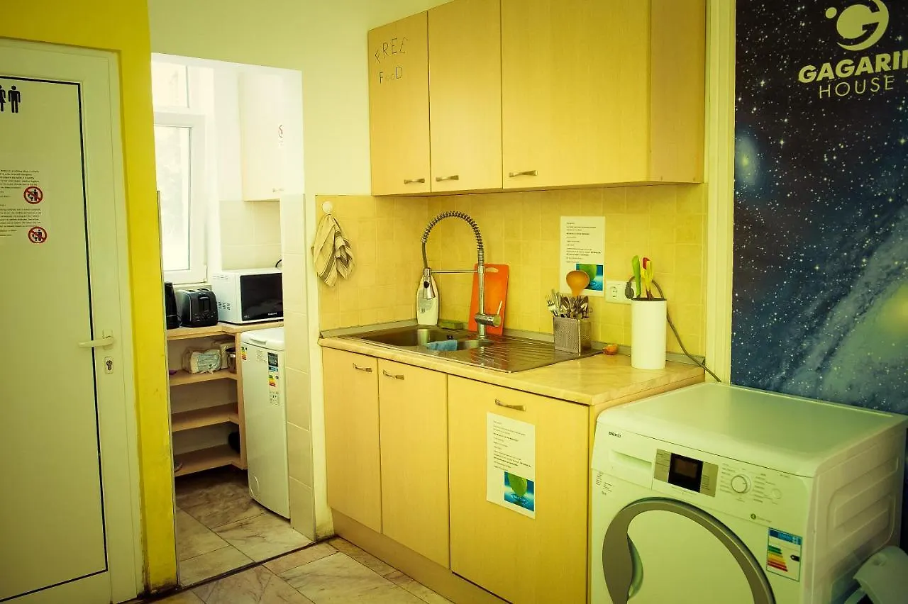 הוסטל וארנה Gagarin House 0*,